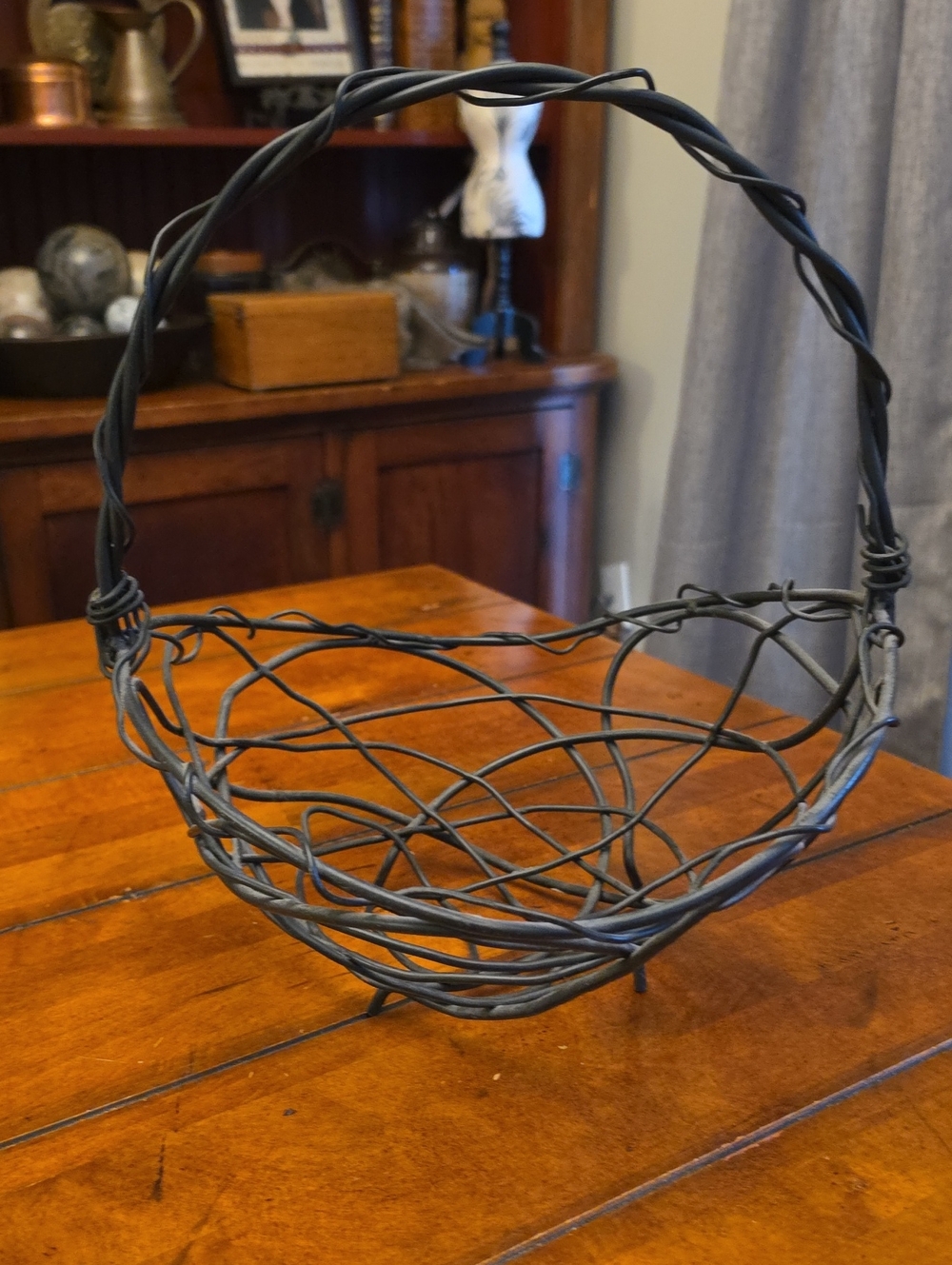 DECORATIVE BLACK WIRE BASKET
